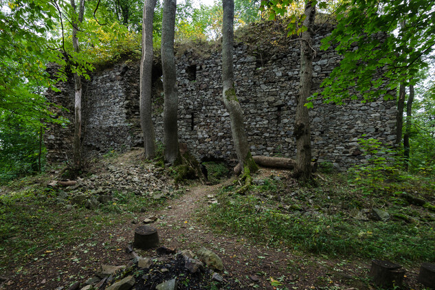 Nový Herštejn - trosky paláce