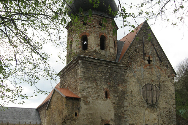 klášter Pivoň 1